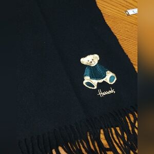 Harrods Knightsbridge Lambs Wool Neck Scarf. Preloved.